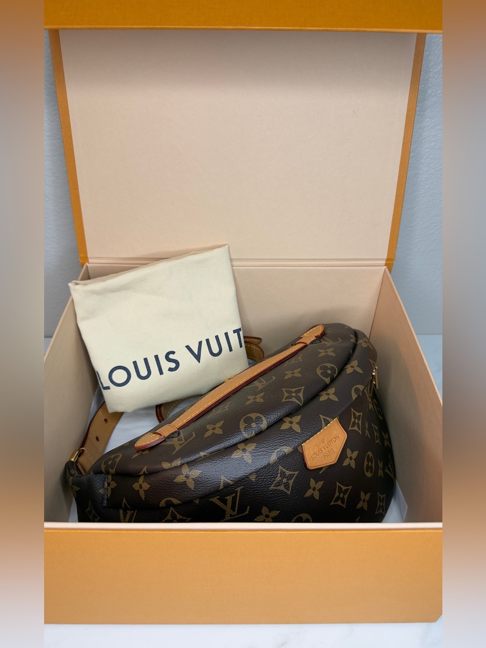 Louis Vuitton Monogram Classic OG Bumbag MM Excellent Condition Authentic! GORG!